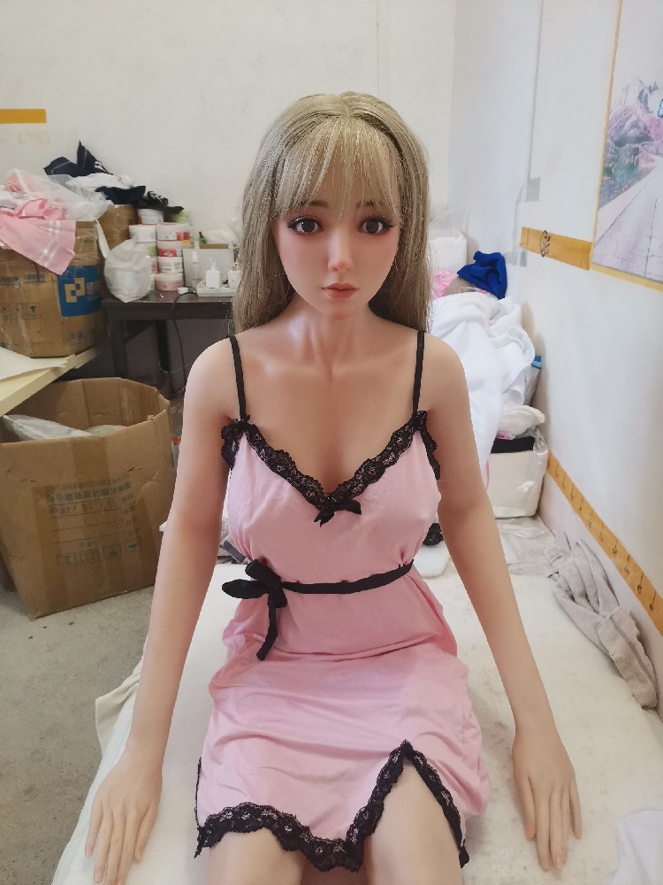 全硅胶1.6米，植发，身材不错，1300邮自理