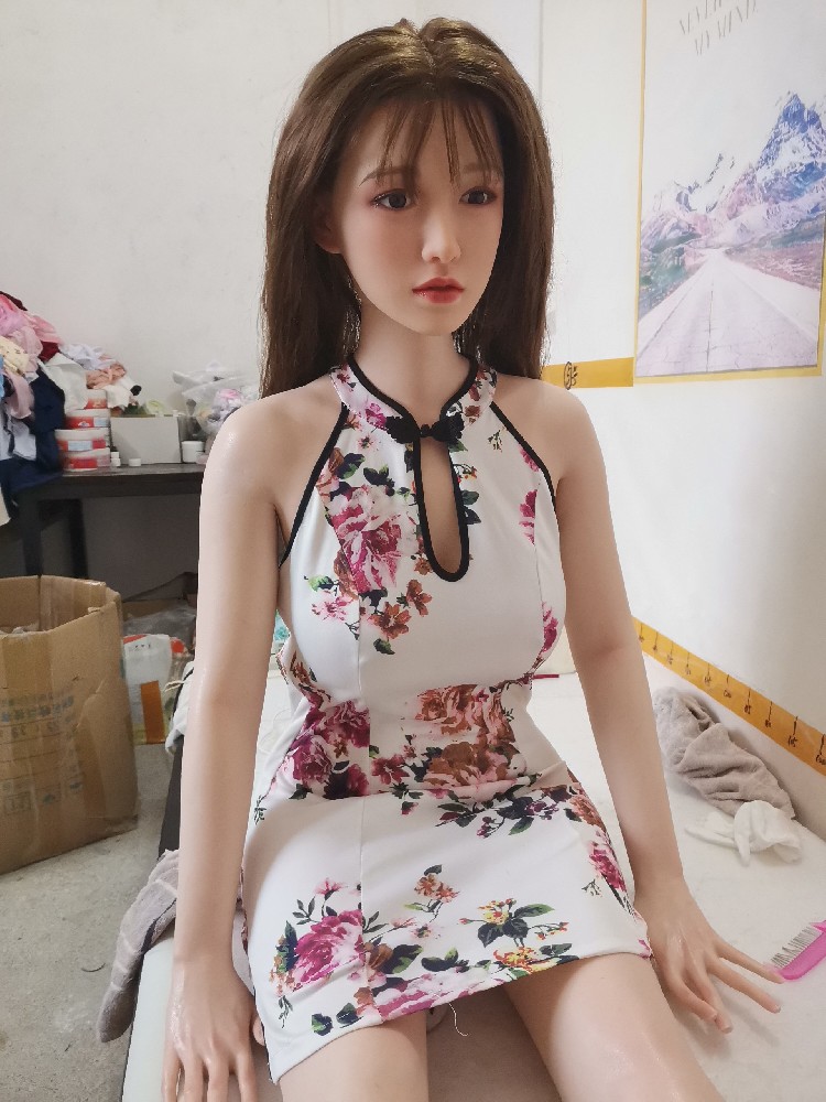 全硅胶1.65米，软硅胶头植发，带口腔舌头触摸发音功能，成色新，1900邮自理