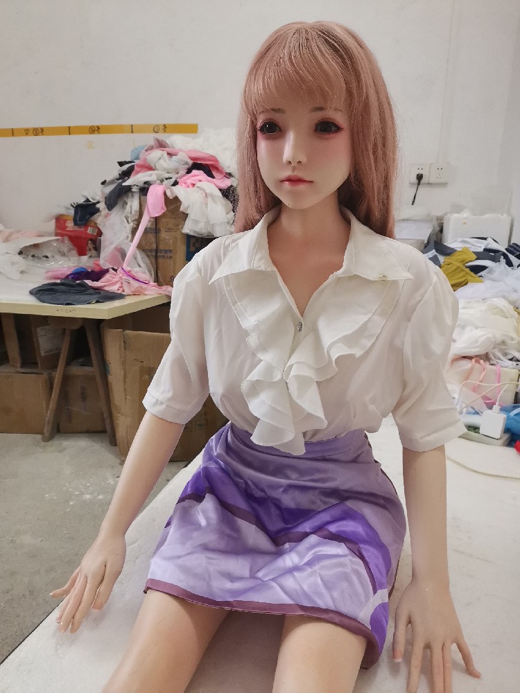 xydoll全硅胶1.55米小雨软硅胶头带活动下巴，手和脚底小瑕疵，1900邮自理