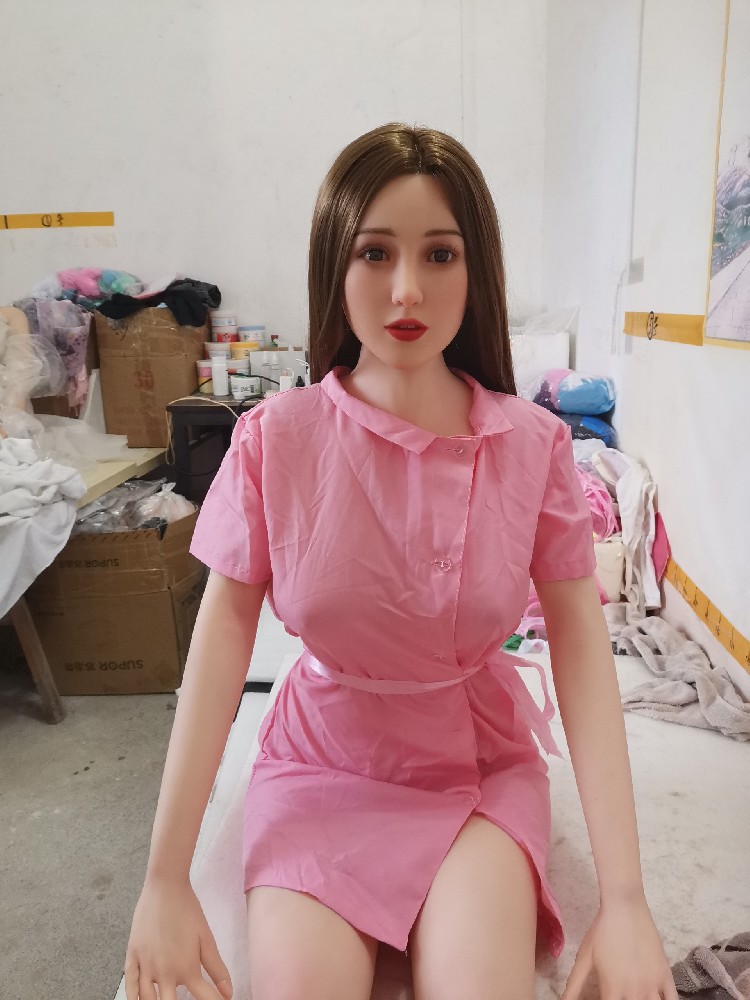 1.68米硅胶头植发，带触摸发声功能，脖子后颈部有点瑕疵，790邮自理