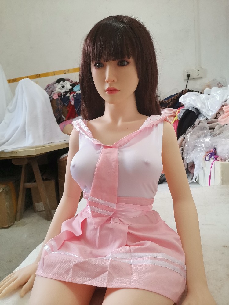 1.47米，硅胶头，身材不错，成色新，890邮自理！！