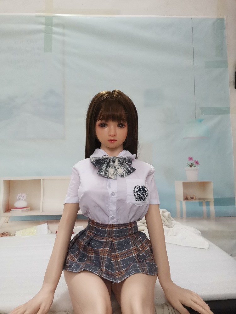 全硅胶1.3米，软硅胶头植发，带口腔舌头，带下ti夹吸触摸发音功能，身材好，合金骨架，带站立，1500邮自理！