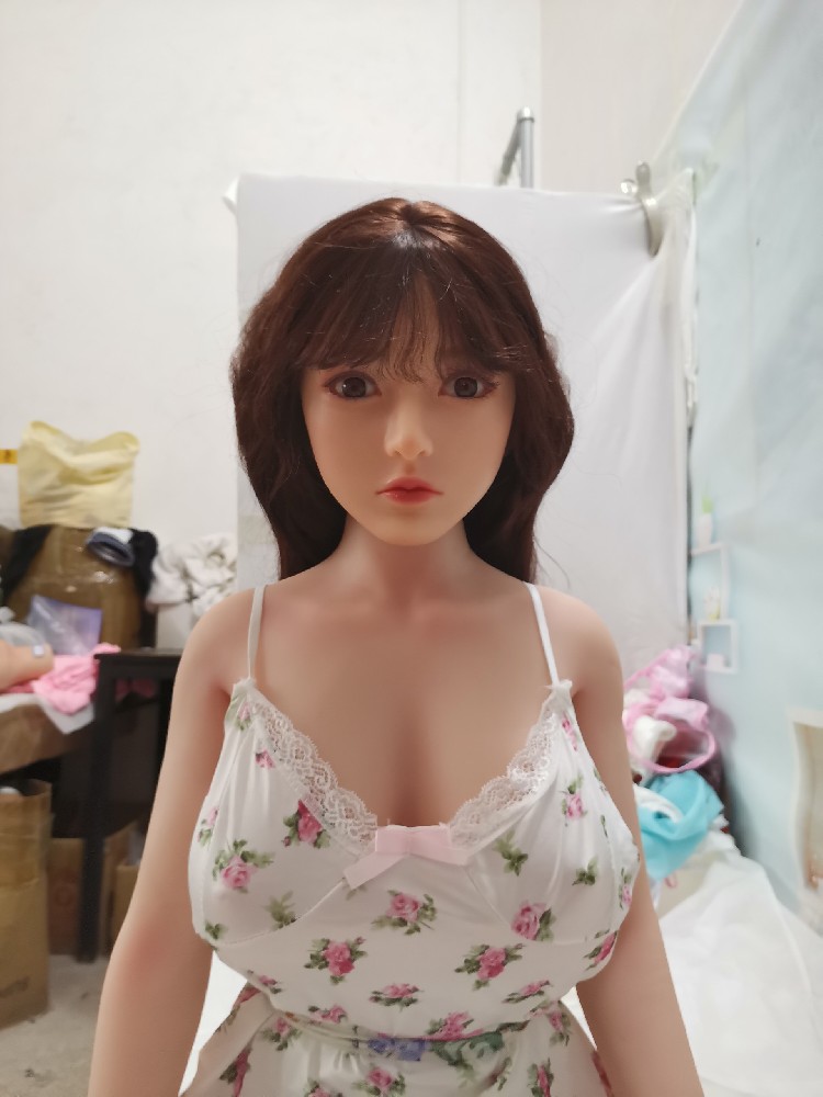 (BA521)  潮影1.45米，硅胶头植发，带触摸发音功能，880邮自理！